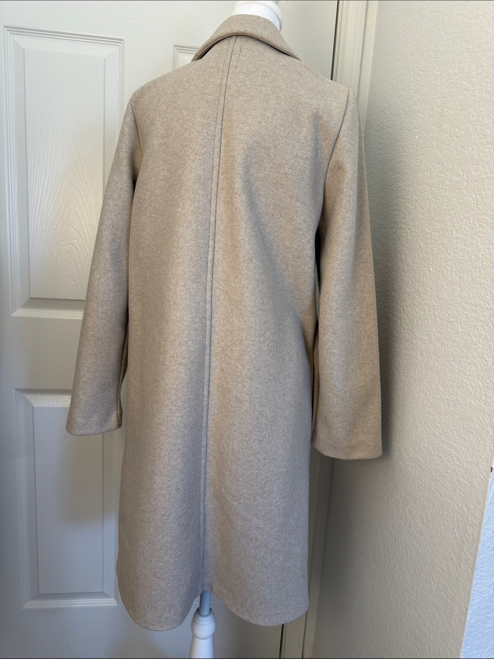 [new inventory] ZARA TAUPE COAT WITH POCKETS EUC - Picture 3 of 3